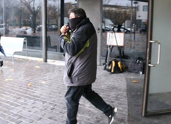 The music teacher accused of sexual abuse of minors leaves a Sabadell courthouse on December 4, 2019 (by Norma Vidal)